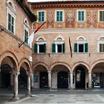 ホテル Residenza Dei Capitani - Piazza Del Popolo アスコリ・ピチェーノ