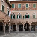 Residenza Dei Capitani - Piazza Del Popolo ホテル 3*
