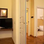 Residenza Dei Capitani - Piazza Del Popolo 3*