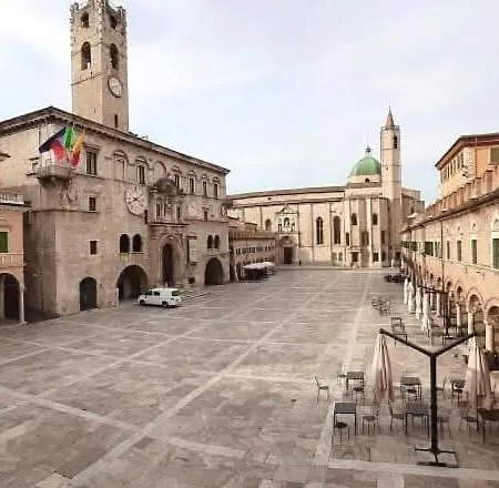 Residenza Dei Capitani - Piazza Del Popolo 3* 아스콜리피체노
