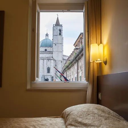 Residenza Dei Capitani - Piazza Del Popolo