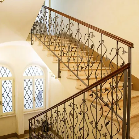 Residenza Dei Capitani - Piazza Del Popolo 3*