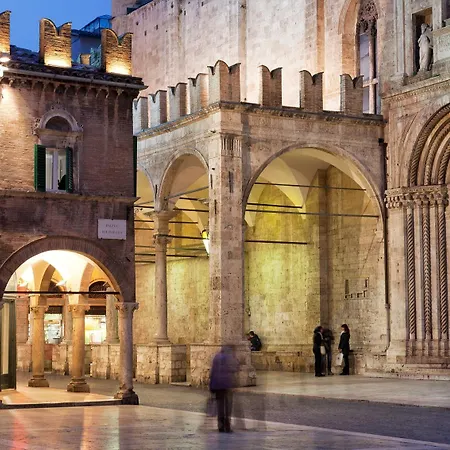 Residenza Dei Capitani - Piazza Del Popolo Ascoli Piceno