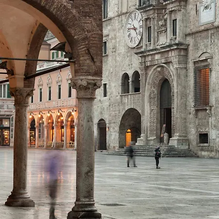 Residenza Dei Capitani - Piazza Del Popolo 3* Ascoli Piceno