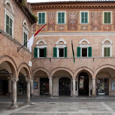 Residenza Dei Capitani - Piazza Del Popolo Szálloda 3*