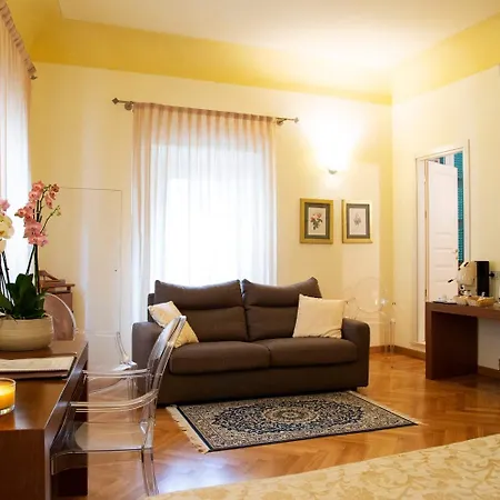 호텔 Residenza Dei Capitani - Piazza Del Popolo 3*