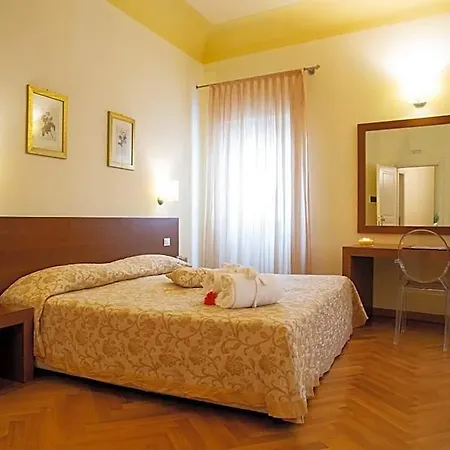 Residenza Dei Capitani - Piazza Del Popolo אסקולי פיצ'נו
