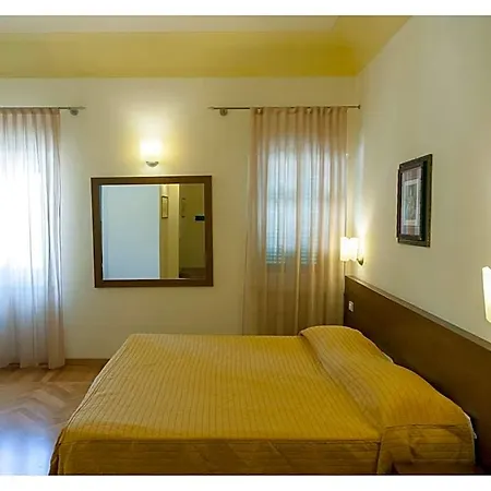 מלון Residenza Dei Capitani - Piazza Del Popolo אסקולי פיצ'נו