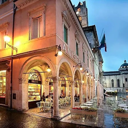 Residenza Dei Capitani - Piazza Del Popolo מלון