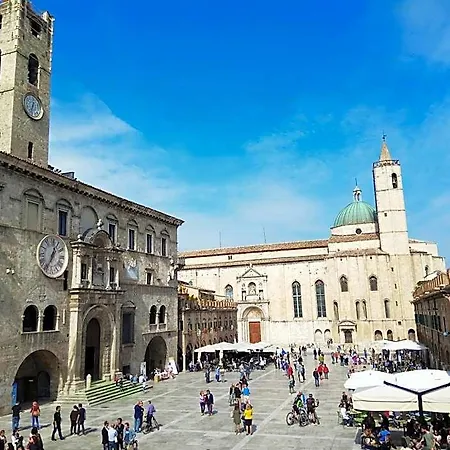 Residenza Dei Capitani - Piazza Del Popolo