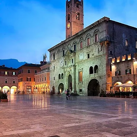 Residenza Dei Capitani - Piazza Del Popolo מלון