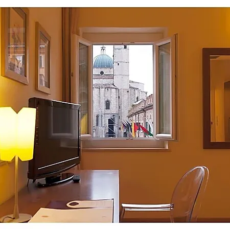 Residenza Dei Capitani - Piazza Del Popolo