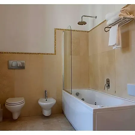 Residenza Dei Capitani - Piazza Del Popolo מלון 3*