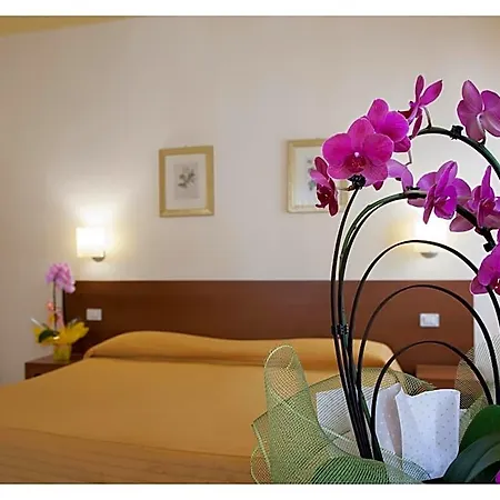 Residenza Dei Capitani - Piazza Del Popolo 3*