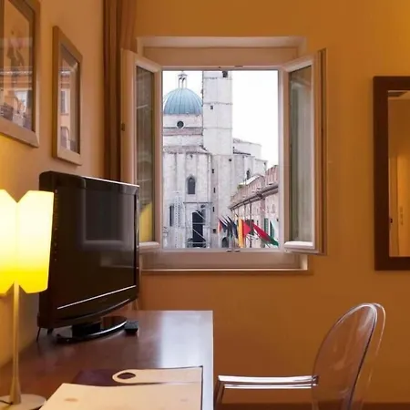 מלון Residenza Dei Capitani - Piazza Del Popolo