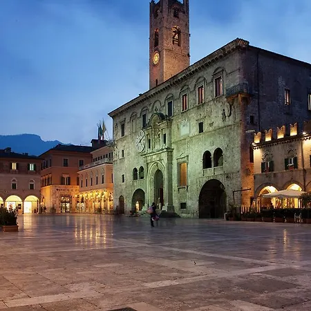 Residenza Dei Capitani - Piazza Del Popolo מלון 3*