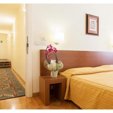 Residenza Dei Capitani - Piazza Del Popolo 3* أسكولي بيتشينو